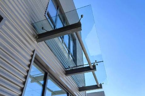 兰州为什么要给钢结构雨棚打孔！